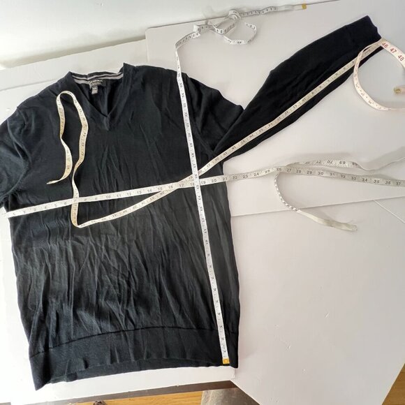 Banana Republic 100% Merino Wool Black V-Neck Knit Pullover Sweater Sz XL Mens - Picture 10 of 10